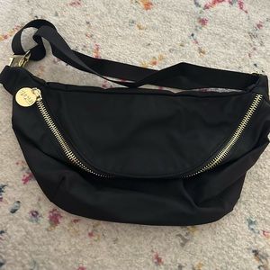 Classic Jumbo Fanny Pack in Noir